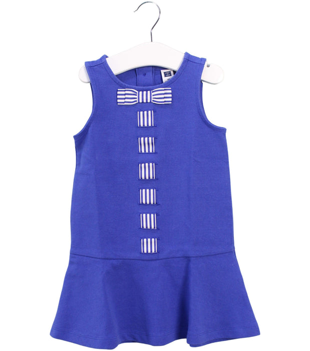 A Blue Sleeveless Dresses from Janie & Jack in size 2T for girl. (Front View)