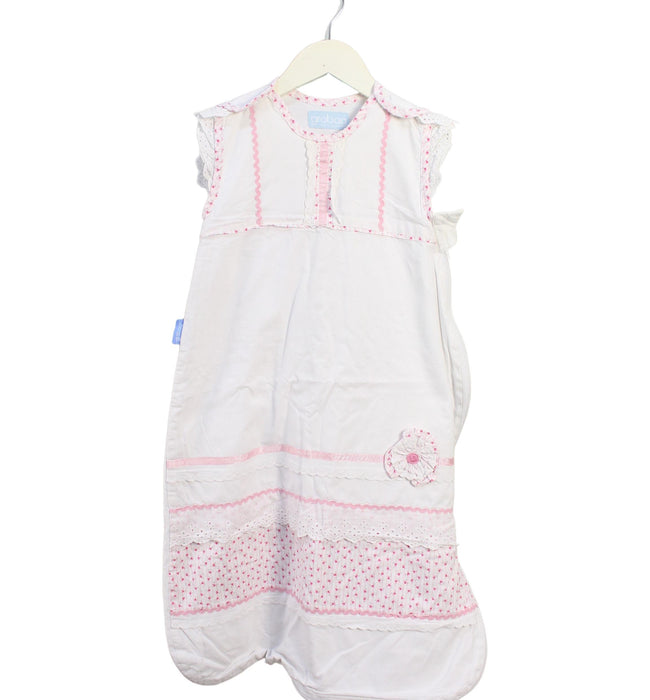 A White Sleepsacs from The Gro Company in size 6-12M for girl. (Front View)