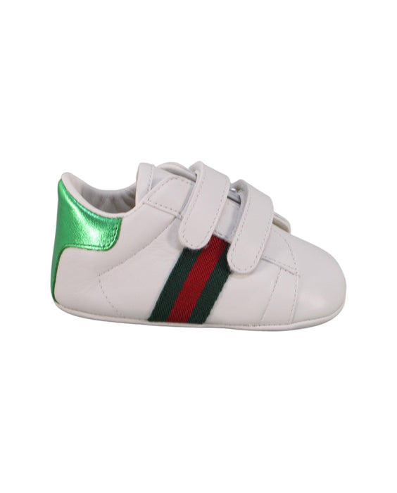 A White Booties from Gucci in size 3-6M for neutral. (Back View)