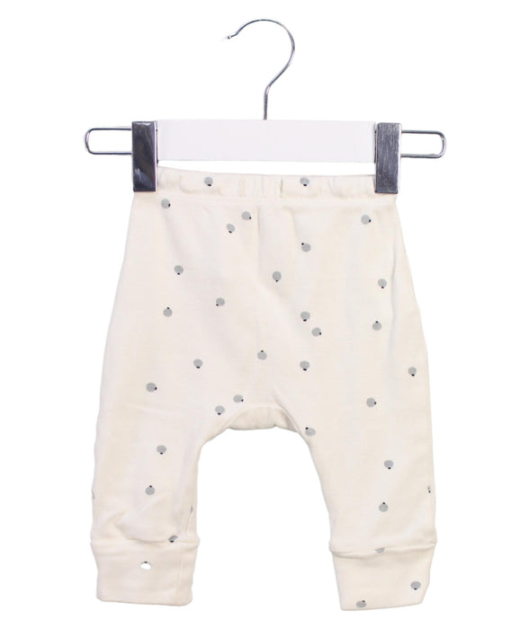 A Ivory Leggings from Quincy Mae in size 3-6M for girl. (Front View)