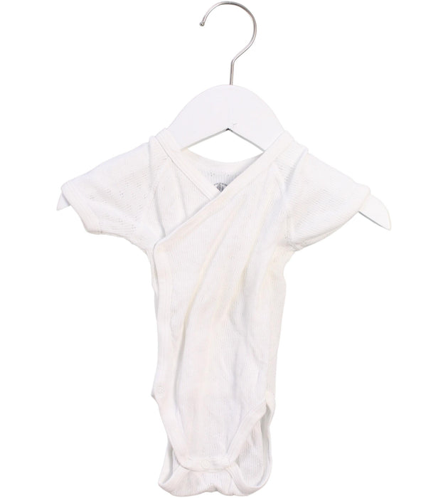 A White Short Sleeve Bodysuits from Petit Bateau in size 3-6M for neutral. (Front View)