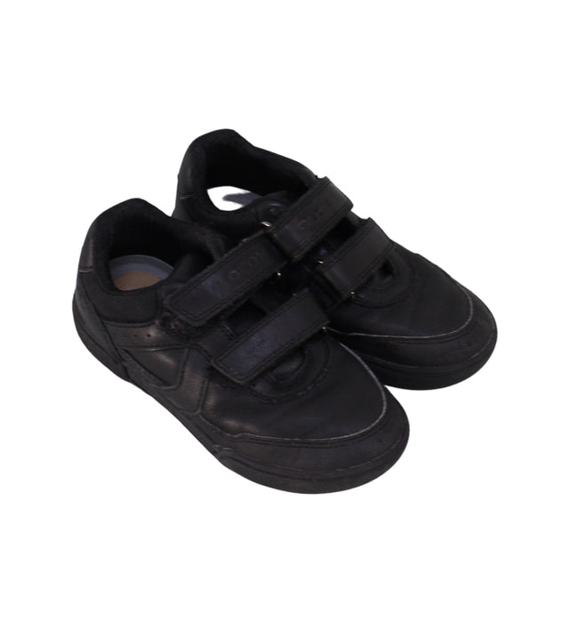 A Black Sneakers from Geox in size 5T for boy. (Front View)