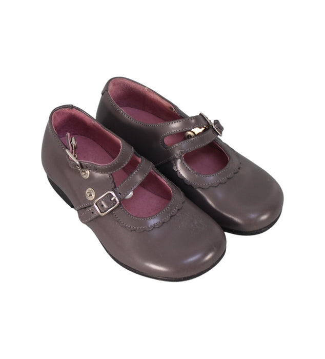 A Grey Flats from Jacadi in size 3T for girl. (Front View)