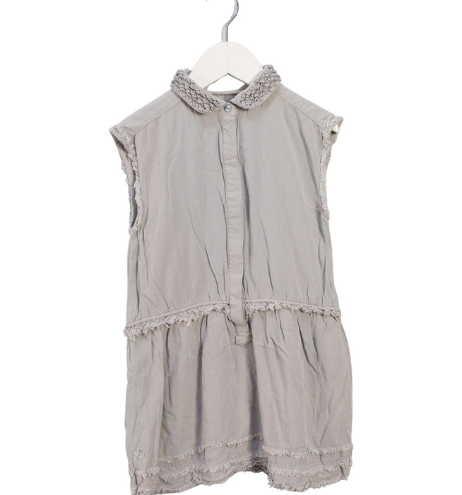 A Grey Sleeveless Dresses from Chateau de Sable in size 6T for girl. (Front View)