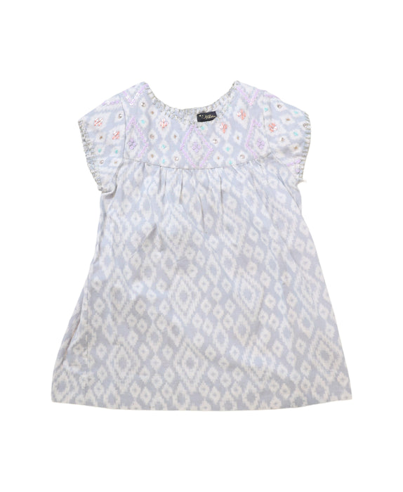 A Grey Short Sleeve Dresses from Velveteen in size 3T for girl. (Front View)