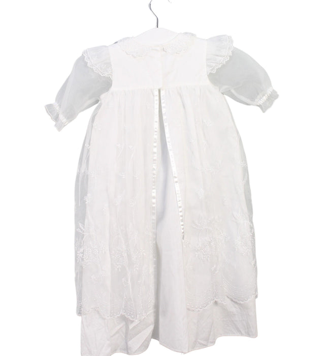 A White Long Sleeve Dresses from Familiar in size 0-3M for girl. (Back View)