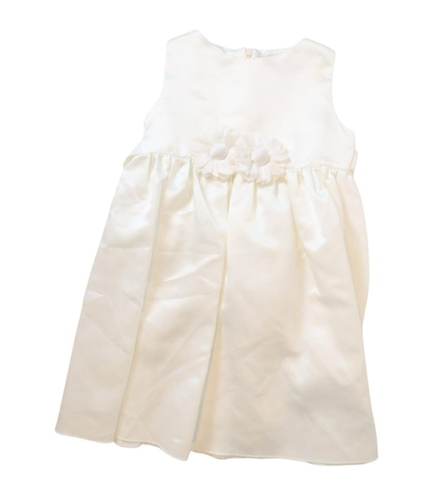 A Ivory Sleeveless Dresses from Chickeeduck in size 5T for girl. (Front View)