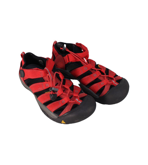 A Red Sandals from Keen in size 12Y for boy. (Front View)