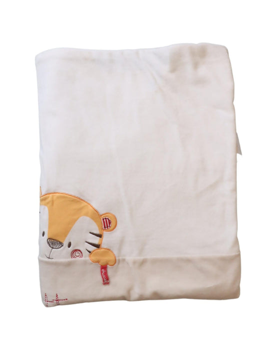 A White Blankets from Chicco in size O/S for boy. (Back View)