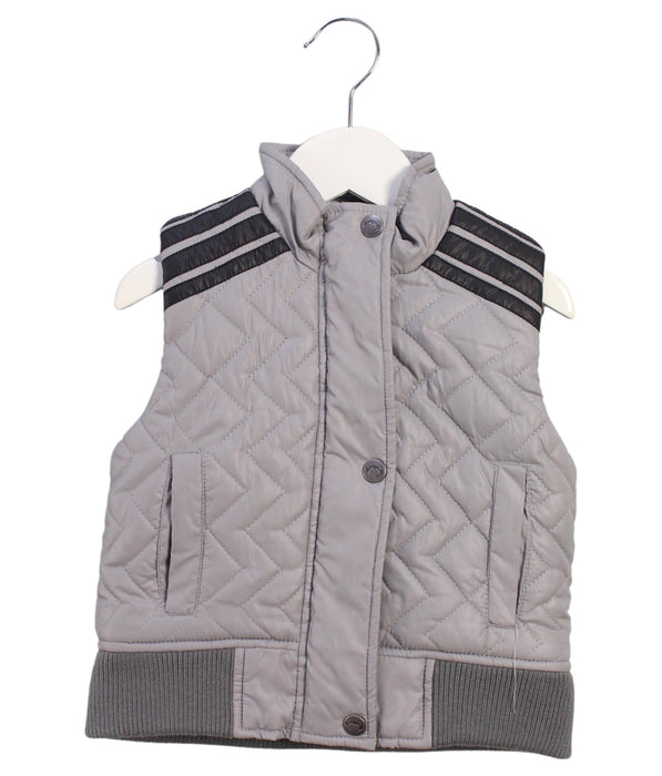 A Grey Outerwear Vests from Appaman in size 2T for boy. (Front View)