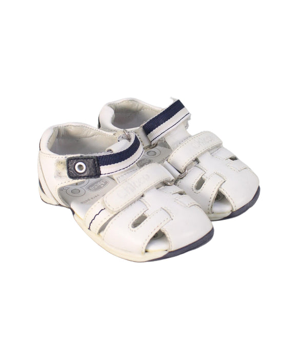 A White Sandals from Chicco in size 12-18M for boy. (Front View)