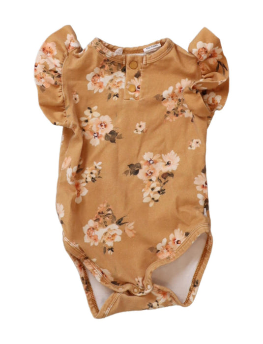 A Yellow Short Sleeve Bodysuits from Snuggle Hunny in size 6-12M for girl. (Front View)