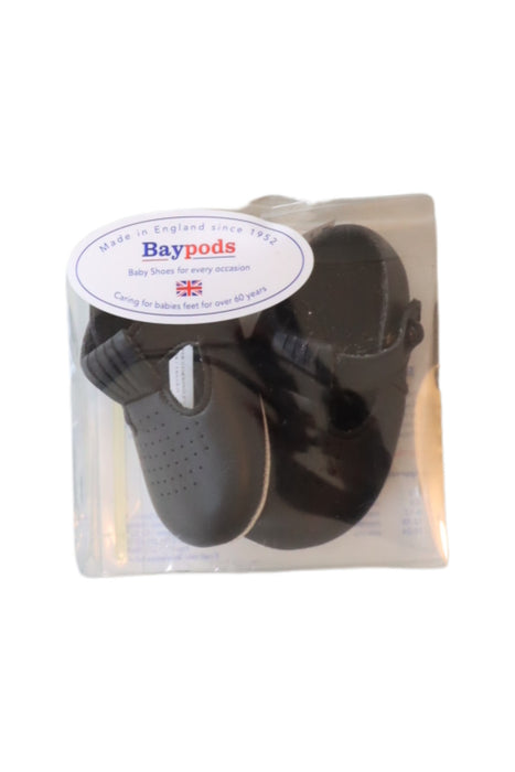 A Black Flats from Baypods in size 3-6M for girl. (Front View)