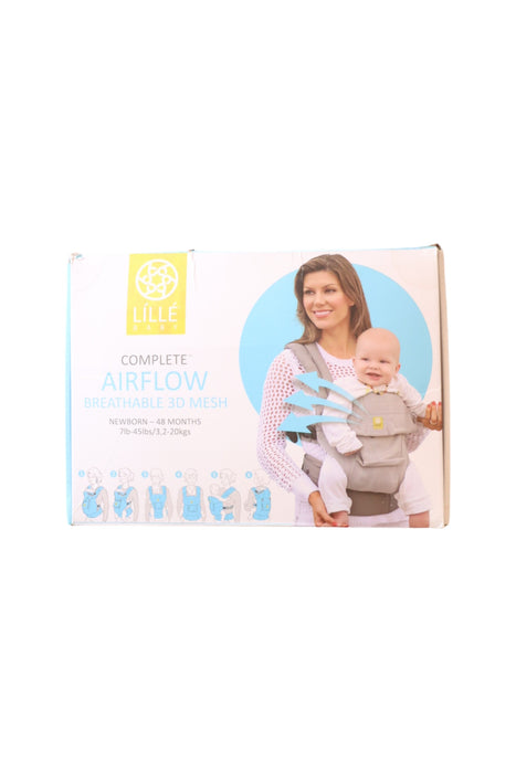 A Blue Baby Carriers from Lillebaby in size Newborn for neutral. (Front View)