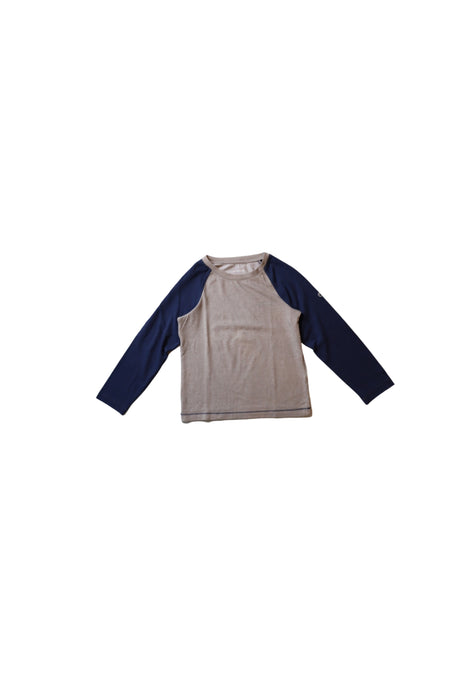 A Grey Long Sleeve Tops from Craghoppers in size 5T for boy. (Front View)