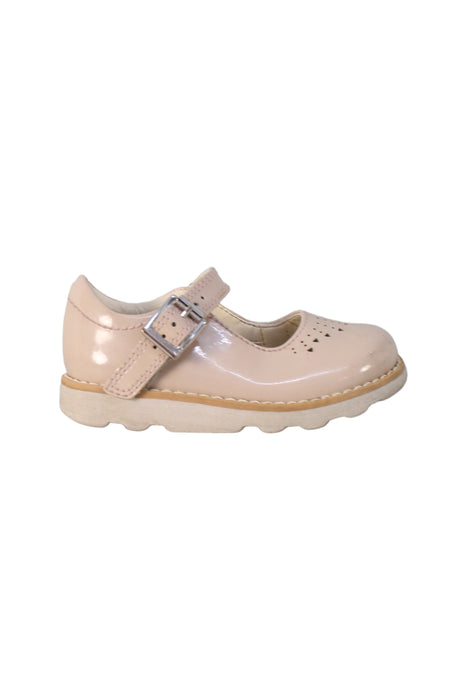 A Beige Flats from Clarks in size 12-18M for girl. (Back View)