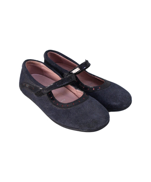 A Black Flats from Jacadi in size 6T for girl. (Front View)