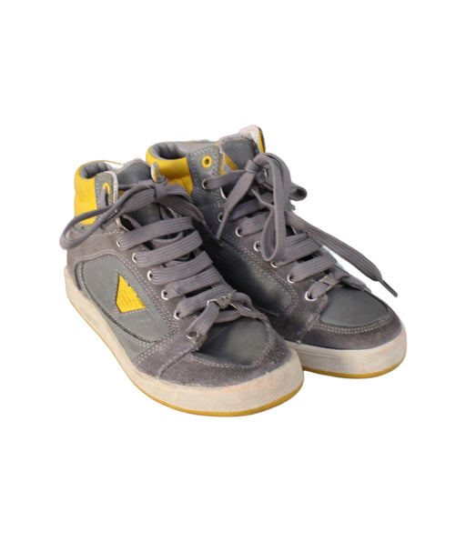 A Grey Sneakers from Armani in size 7Y for boy. (Front View)