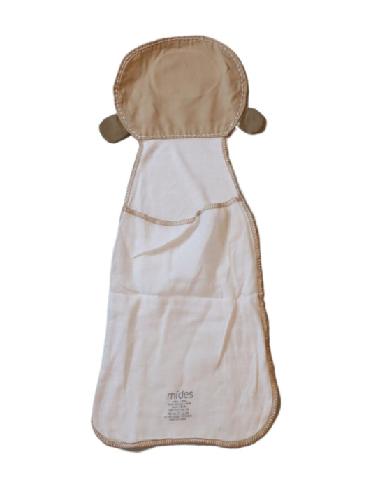 A White Towels from Mides in size O/S for neutral. (Back View)