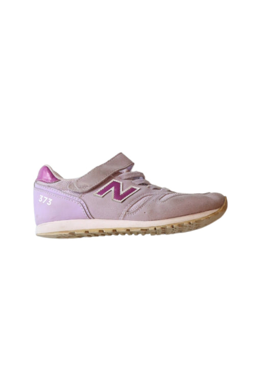 A Purple Sneakers from New Balance in size 6T for girl. (Front View)