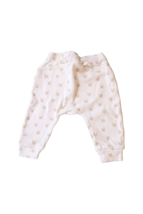 A Ivory Sweatpants from Seed in size 3-6M for girl. (Back View)