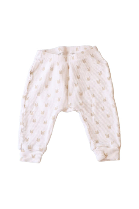 A Ivory Sweatpants from Seed in size 3-6M for girl. (Front View)