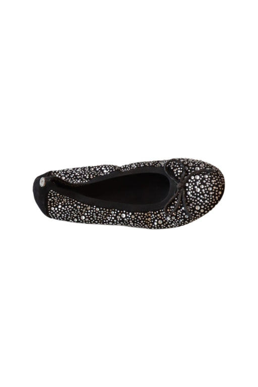 A Black Flats from Stuart Weitzman in size 7Y for girl. (Front View)