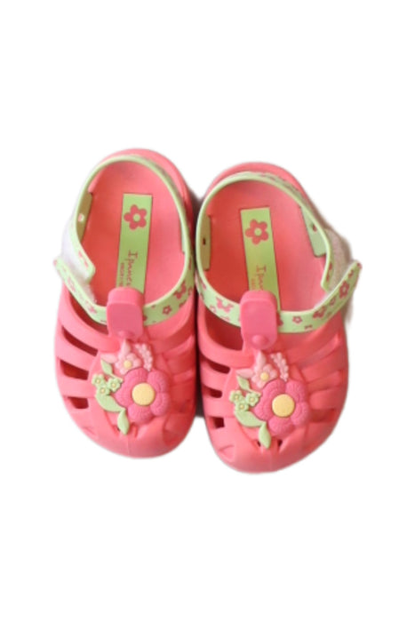 A Pink Sandals from Ipanema in size 12-18M for girl. (Back View)