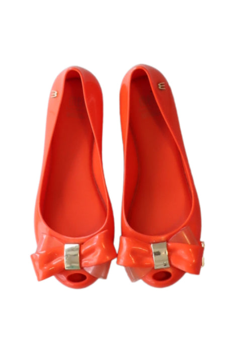 A Red Flats from Mini Melissa in size 7Y for girl. (Back View)