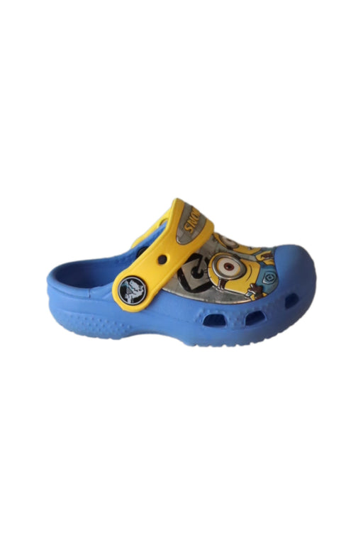 A Blue Sandals from Crocs in size 12-18M for boy. (Front View)