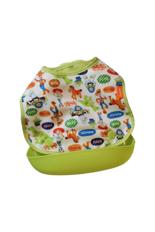 A Green Bibs from Combi in size O/S for neutral. (Front View)