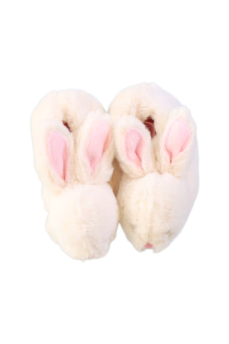 A White Slippers from Doudou et Compagnie in size 3-6M for girl. (Back View)