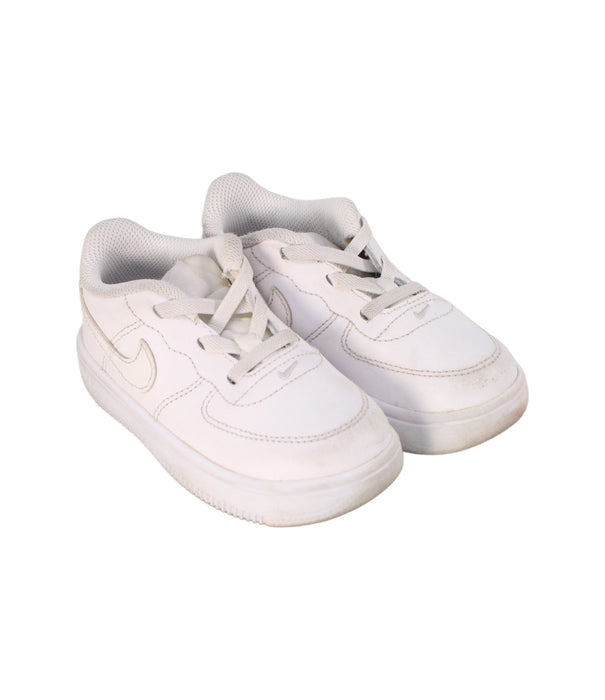 A White Sneakers from Nike in size 3T for boy. (Front View)