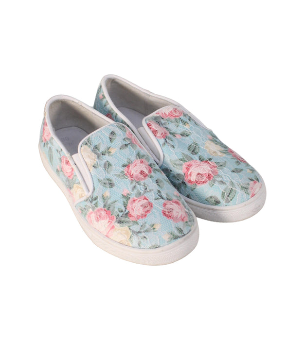 A Blue Slip Ons from Step2wo in size 6T for girl. (Front View)