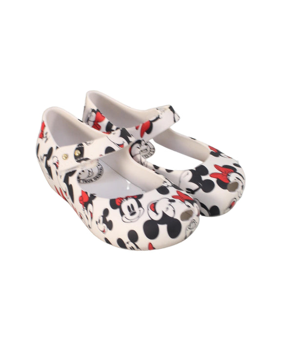 A White Flats from Mini Melissa in size 3T for girl. (Front View)