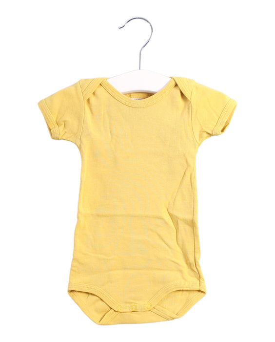 A Yellow Bodysuits from Petit Bateau in size 0-3M for neutral. (Front View)