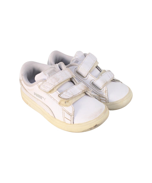 A White Sneakers from Puma in size 18-24M for neutral. (Front View)