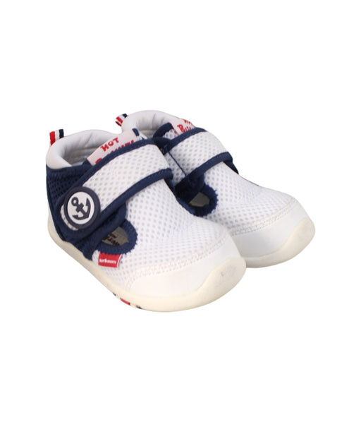 A Multicolour Sneakers from Miki House in size 18-24M for boy. (Front View)