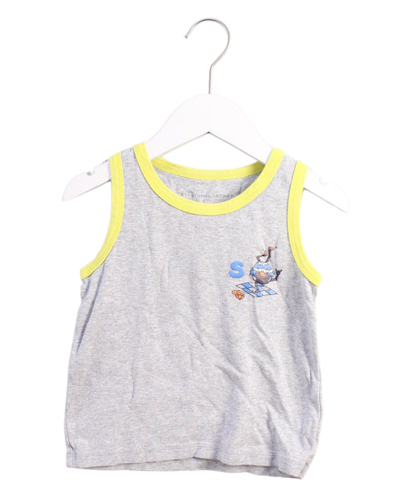 A Grey Sleeveless Tops from Stella McCartney in size 6T for boy. (Front View)