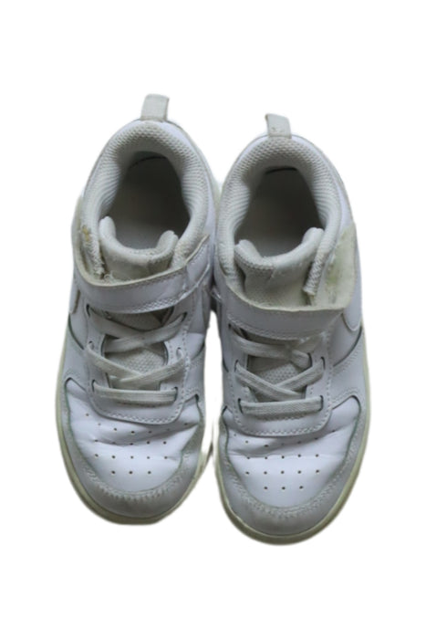 A White Sneakers from Nike in size 4T for boy. (Back View)