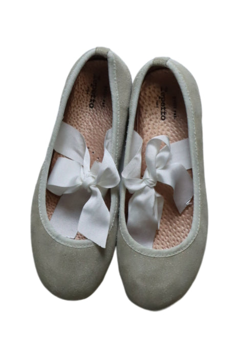 A Silver Flats from Repetto in size 6T for girl. (Back View)