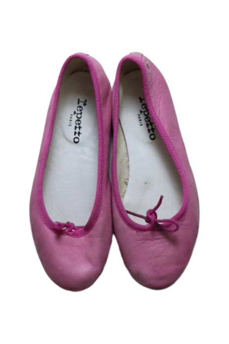 A Pink Flats from Repetto in size 7Y for girl. (Back View)