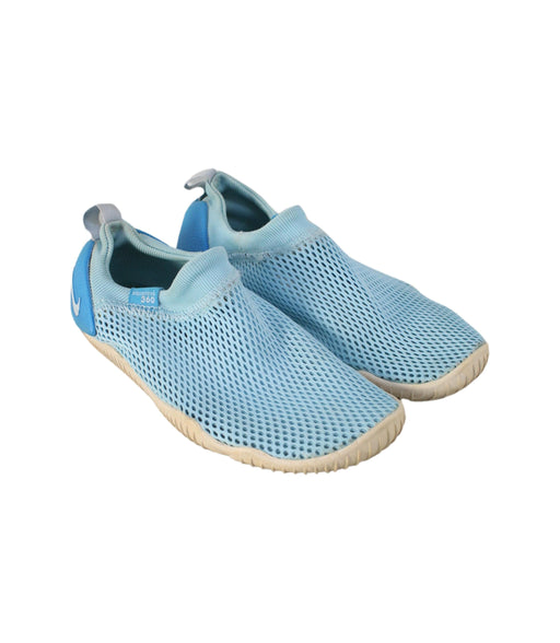 A Blue Aqua Shoes from Nike in size 5T for boy. (Front View)