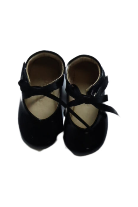 A Black Flats from Pazitos in size 3-6M for girl. (Back View)