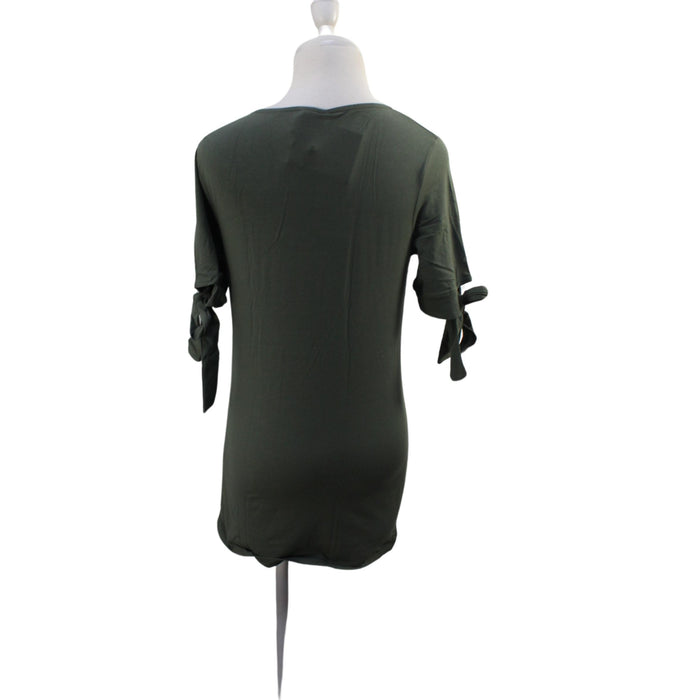 A Green Short Sleeve Dresses from Mamalicious in size S for maternity. (Back View)