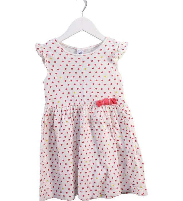 A White Short Sleeve Dresses from Petit Bateau in size 6T for girl. (Front View)