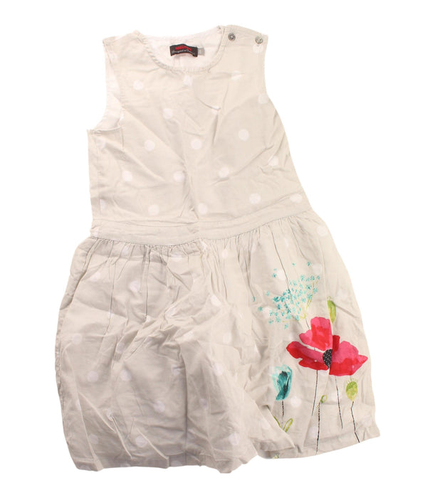 A Beige Sleeveless Dresses from Catimini in size 6T for girl. (Front View)