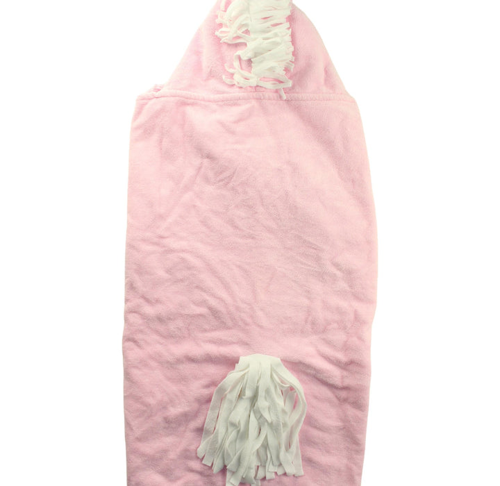 A Pink Towels from Pottery Barn in size O/S for girl. (Back View)