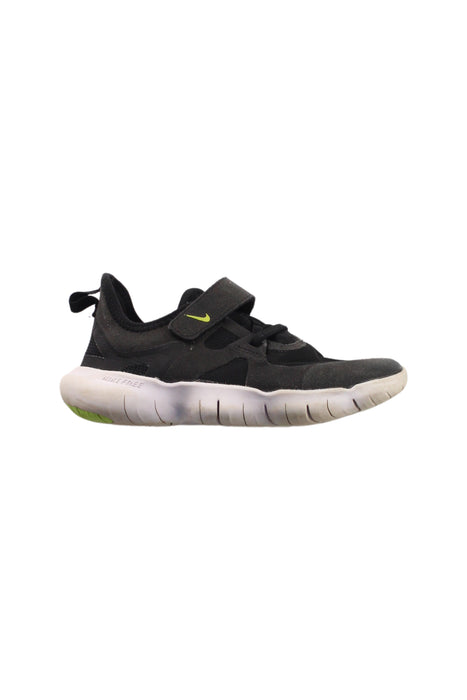 A Black Sneakers from Nike in size 7Y for boy. (Front View)