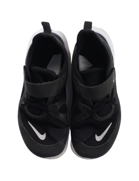 A Black Sneakers from Nike in size 7Y for boy. (Back View)